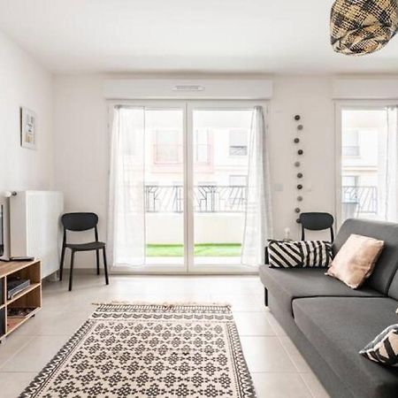 Home-Like Apartment Near Disneyland Шеси Экстерьер фото