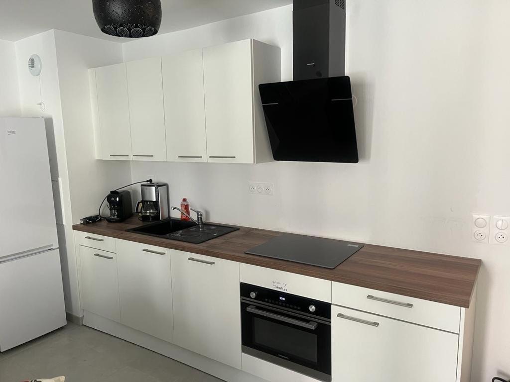 Home-Like Apartment Near Disneyland Шеси Экстерьер фото