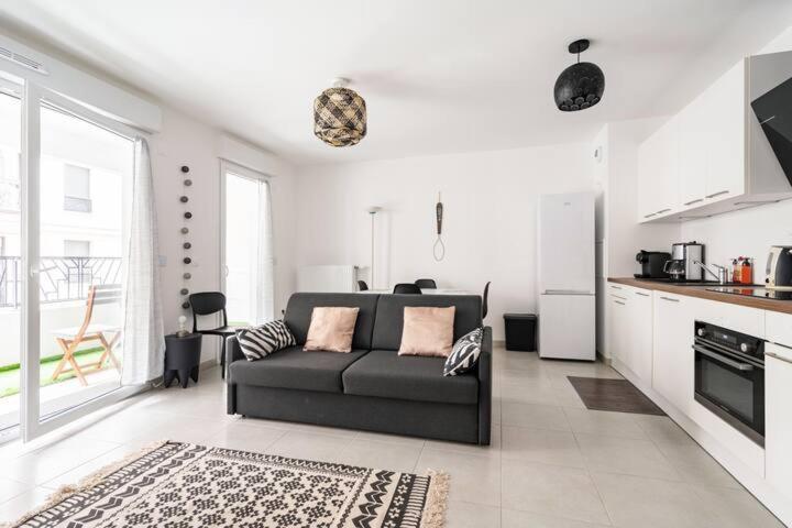 Home-Like Apartment Near Disneyland Шеси Экстерьер фото