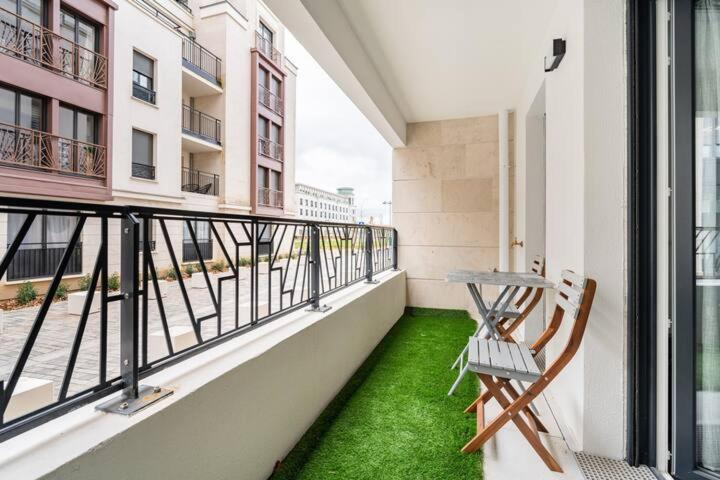 Home-Like Apartment Near Disneyland Шеси Экстерьер фото